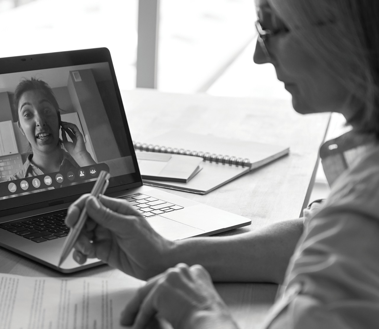 Legal virtual meeting with an interpretor